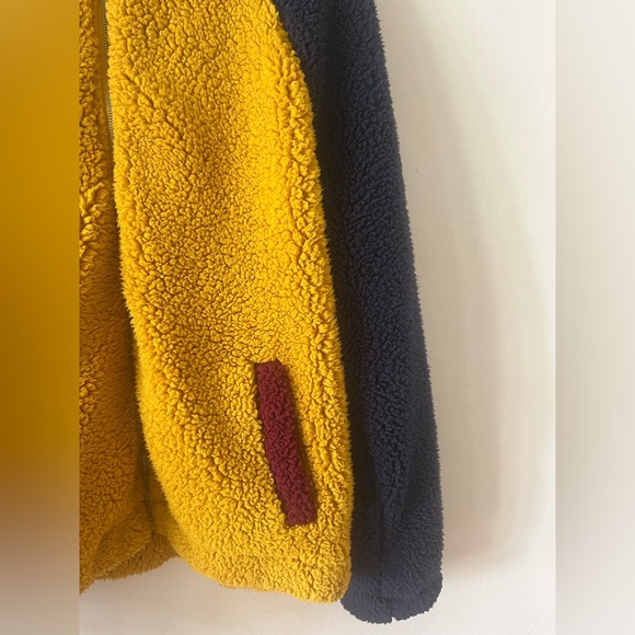 UO Soft Multicolor Block Zip Up Sherpa, Large - Picture 2 of 5